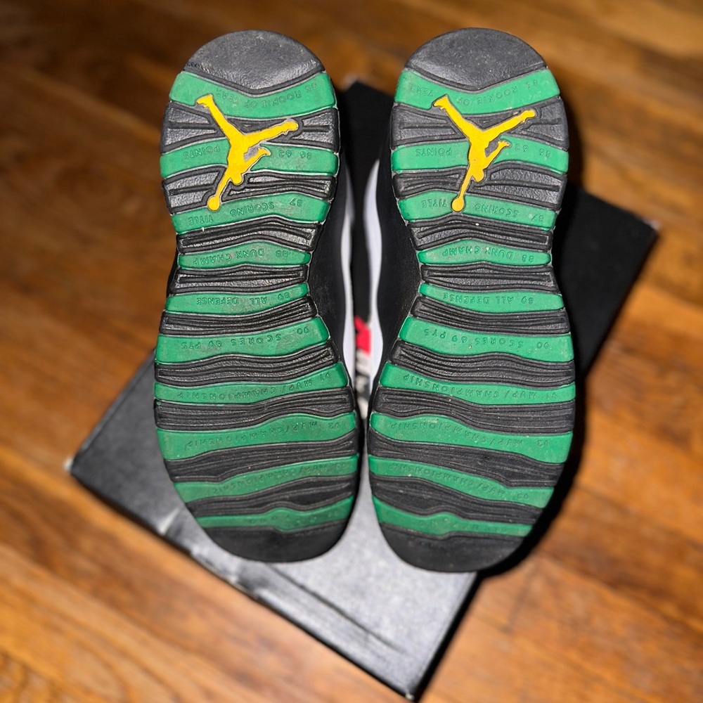 Grade School Air Jordan 10 - Picture 4 of 4